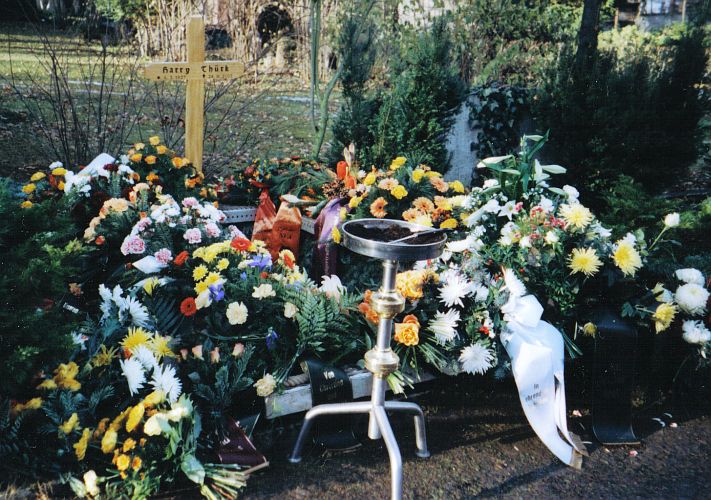 Thürks Grab auf dem Weimarer Hauptfriedhof nach der Bestattung, 29.11.2005